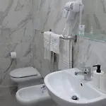 מלון Movida *
