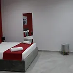 מלון Movida *