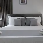 מלון Movida *